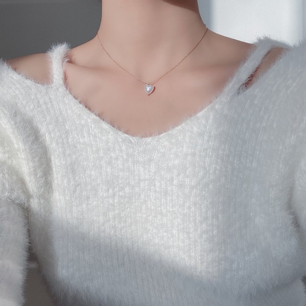 Angel Heart Golden Necklace - Picture 7 of 9